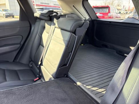 Used 2018 Volvo XC60 T6 Momentum w/ Convenience Package image 9