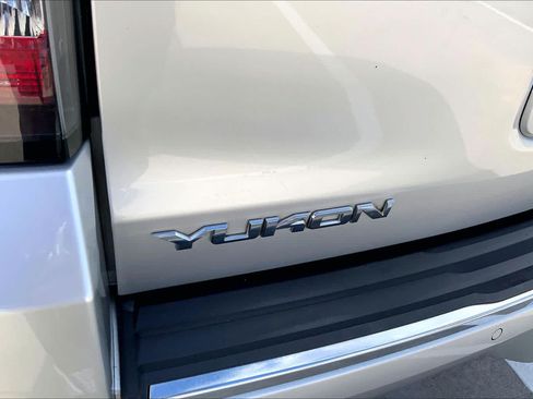 Used 2017 GMC Yukon Denali RWD image 30