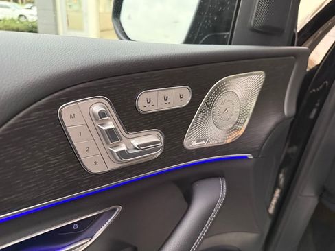 Used 2025 Mercedes-Benz GLS 450 4MATIC image 19