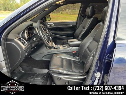 Used 2016 Jeep Grand Cherokee Limited AWD/4WD image 17