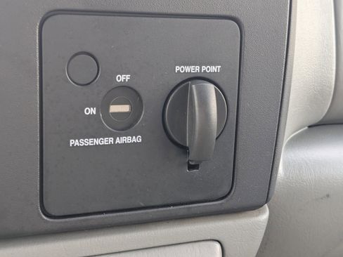 Used 2005 Ford F350 XL image 23