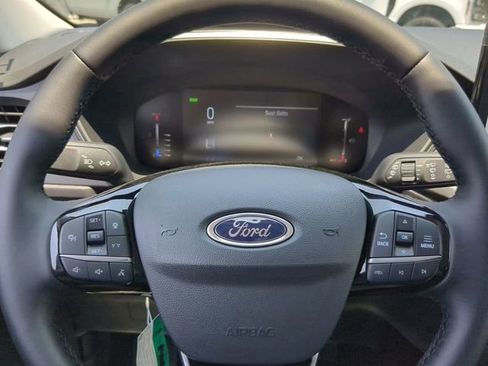 Used 2024 Ford Escape SE image 27