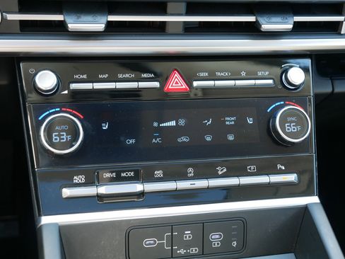 Certified 2024 Hyundai Santa Fe XRT AWD/4WD image 23