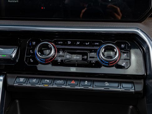 Used 2025 GMC Sierra 2500 Denali w/ Denali Reserve Package image 27