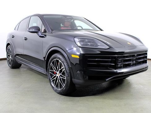 Certified 2026 Porsche Cayenne S AWD/4WD image 9