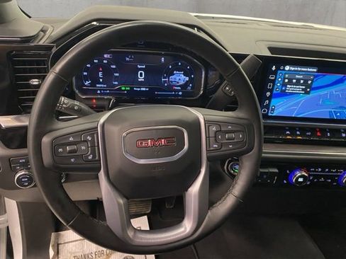 Used 2025 GMC Sierra 1500 SLT image 15