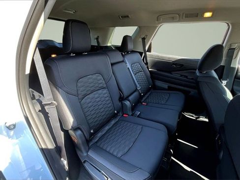 New 2025 Nissan Pathfinder SV image 8