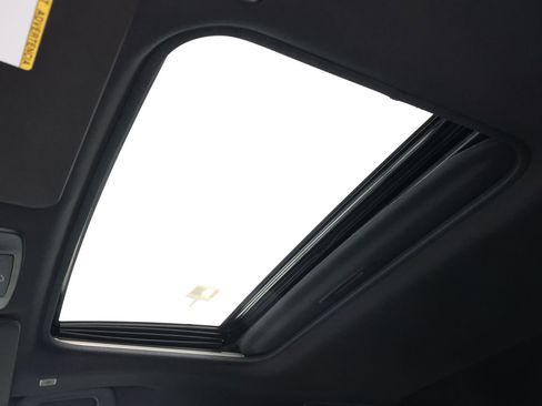 New 2026 Toyota Sienna XSE image 3