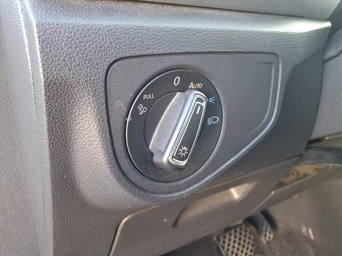 Used 2021 Volkswagen Atlas SE image 15