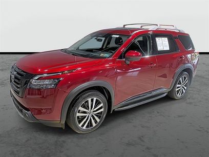 Used 2025 Nissan Pathfinder Platinum w/ Lighting Package (N93)