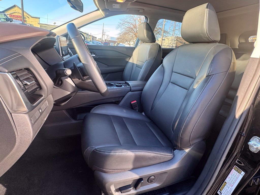 Used 2023 Nissan Rogue SL AWD/4WD image 14