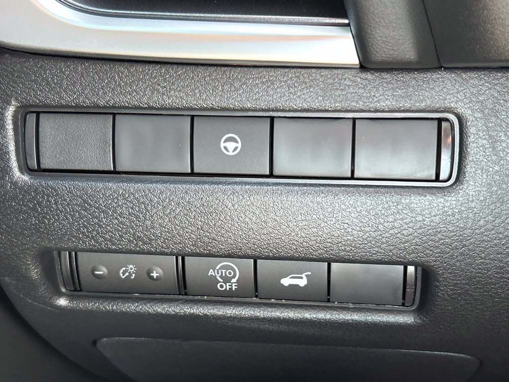 Used 2026 Nissan Rogue SV FWD image 30