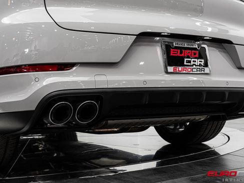 Used 2025 Porsche Cayenne AWD/4WD image 19