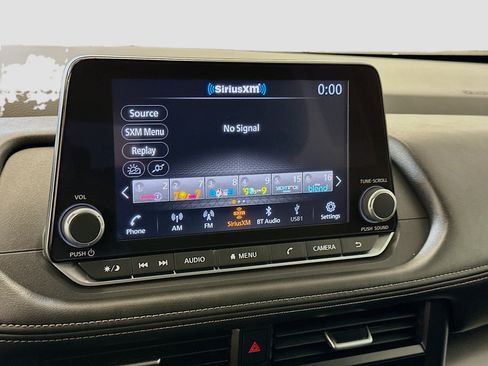 Used 2025 Nissan Rogue SV image 21