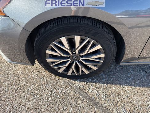 Used 2024 Nissan Altima 2.5 SV image 7