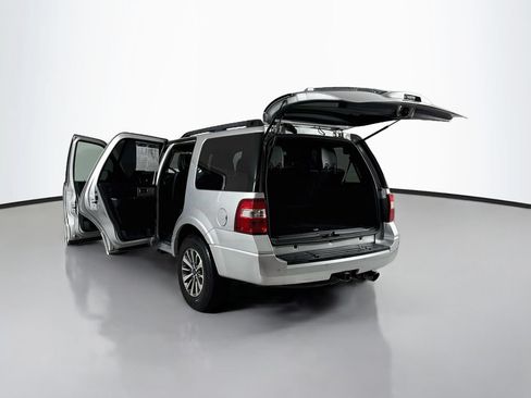 Used 2016 Ford Expedition XLT w/ Equipment Group 202A AWD/4WD image 27