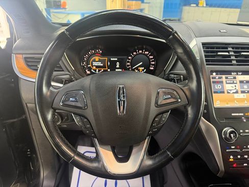 Used 2019 Lincoln MKC Select w/ Vista Value Package AWD/4WD image 24