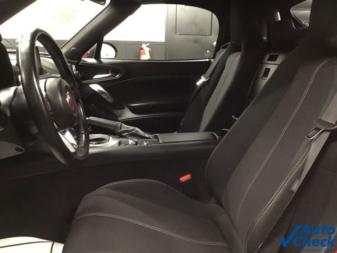 Used 2018 FIAT 124 Spider Classica w/ Technology Group image 33