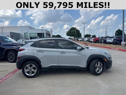 Used 2023 Hyundai Kona SEL FWD image 2