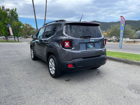 Used 2017 Jeep Renegade Latitude FWD image 7