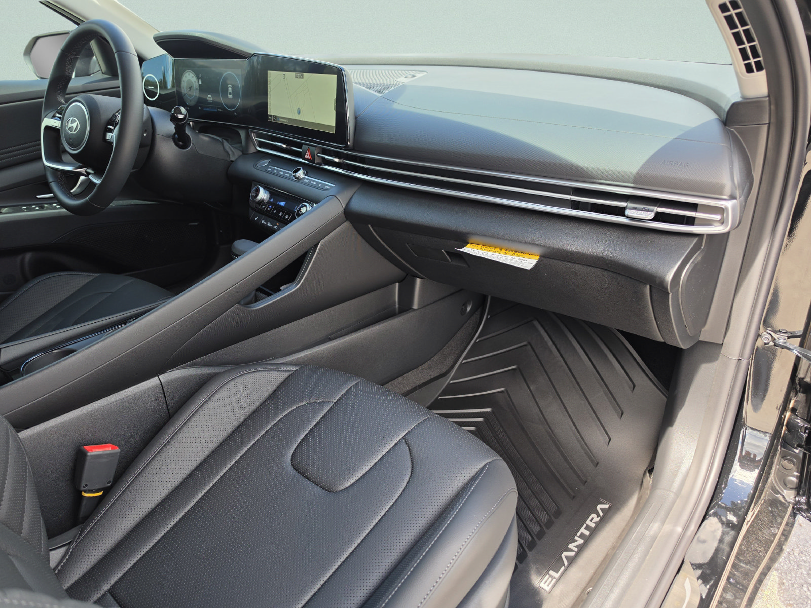 New 2026 Hyundai Elantra Limited FWD image 17