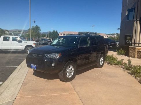 Used 2020 Toyota 4Runner SR5 Premium w/ Moonroof Package AWD/4WD image 8
