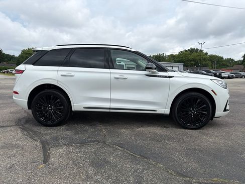 Used 2023 Lincoln Corsair Reserve w/ Equipment Group 201A AWD/4WD image 6