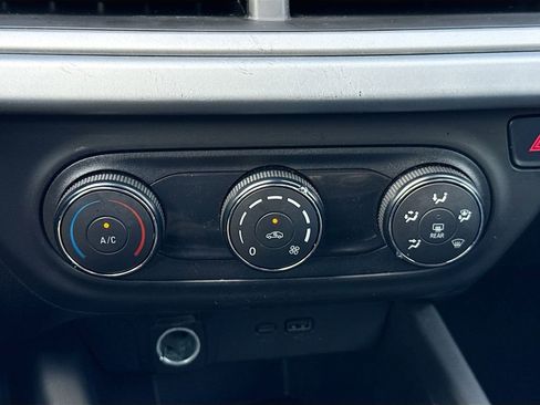 Used 2025 Chevrolet Trax LS image 14