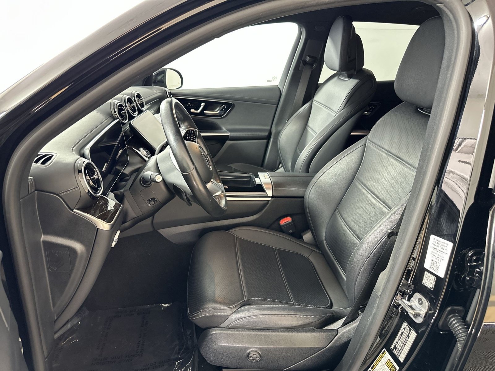 Used 2023 Mercedes-Benz GLC 300 4MATIC image 13