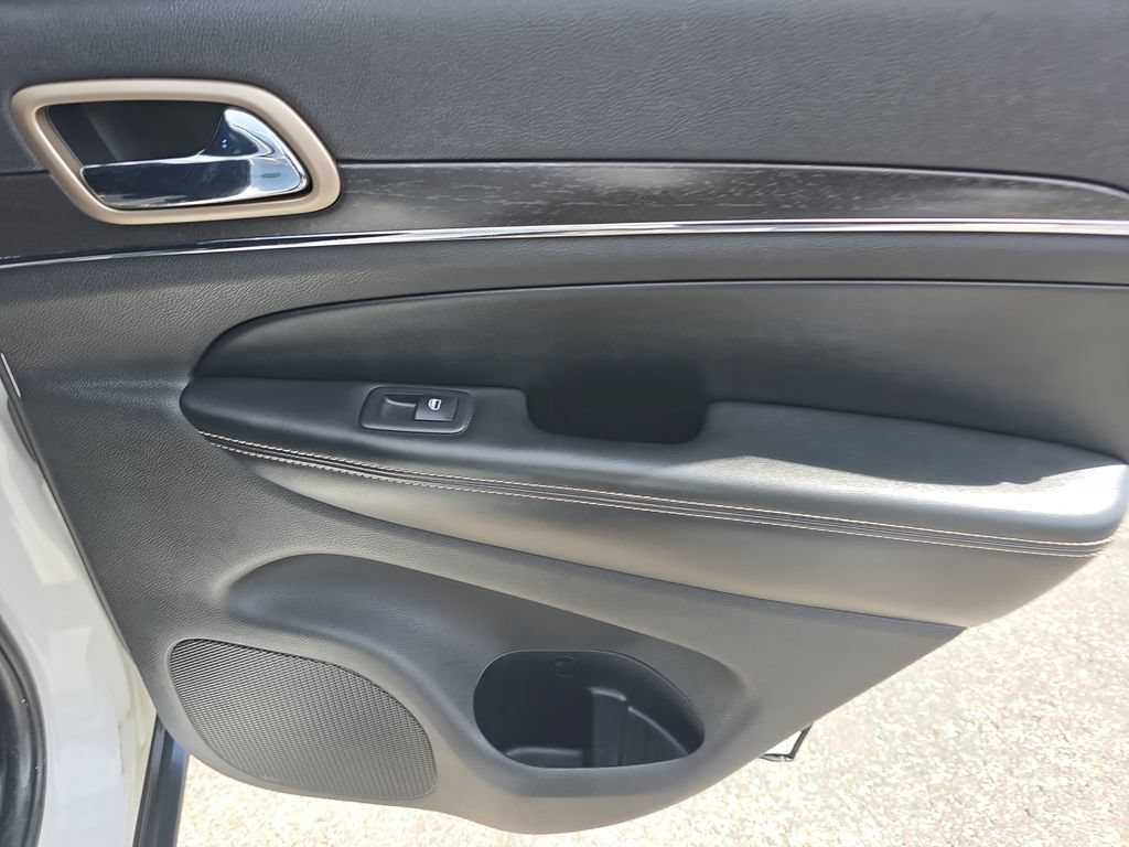 Used 2017 Jeep Grand Cherokee Limited AWD/4WD image 14