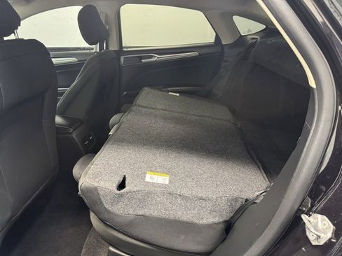 Used 2020 Ford Fusion SE image 30