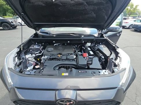 Used 2025 Toyota RAV4 XLE AWD/4WD image 18