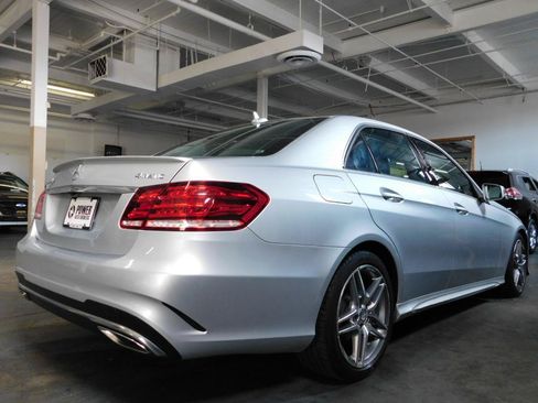 Used 2014 Mercedes-Benz E 350 4MATIC Sedan image 5