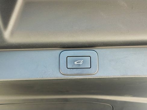 Used 2024 Land Rover Range Rover Long Wheelbase SE image 14