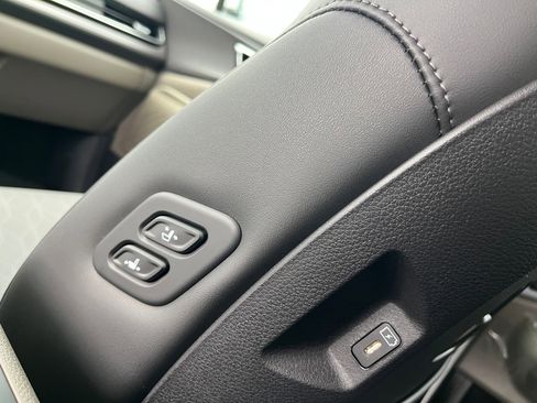 New 2026 Kia Carnival EX image 28