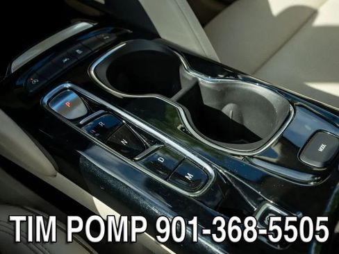 Used 2022 Buick Envision Essence w/ Technology Package I FWD image 23