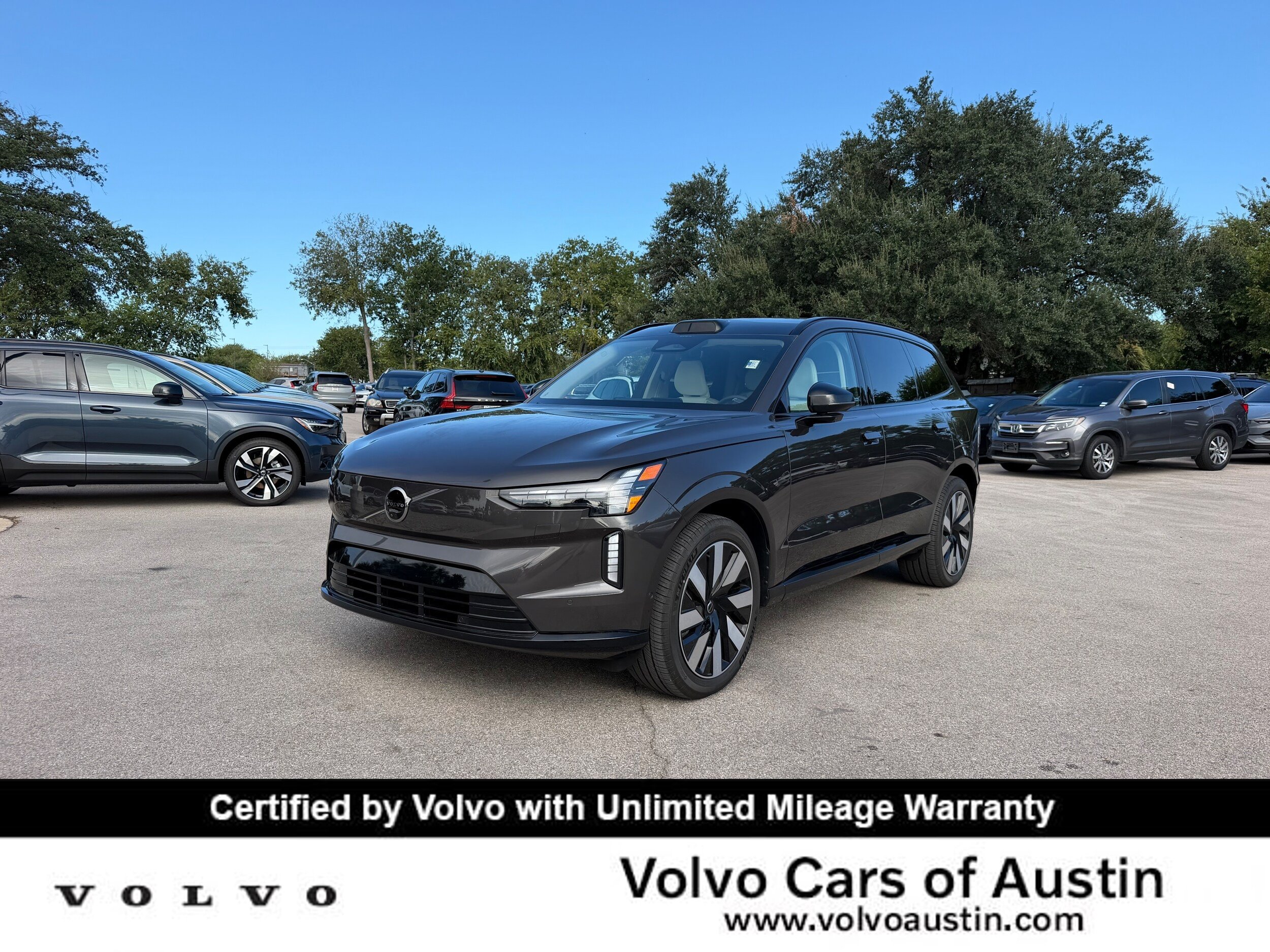 Certified 2025 Volvo EX90 Plus AWD/4WD image 1