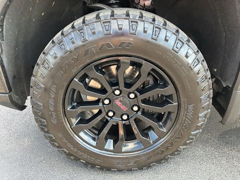 Used 2022 GMC Sierra 1500 AT4X AWD/4WD image 14