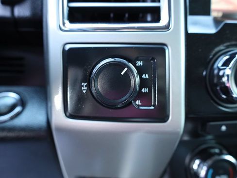 Used 2015 Ford F150 Lariat AWD/4WD image 28