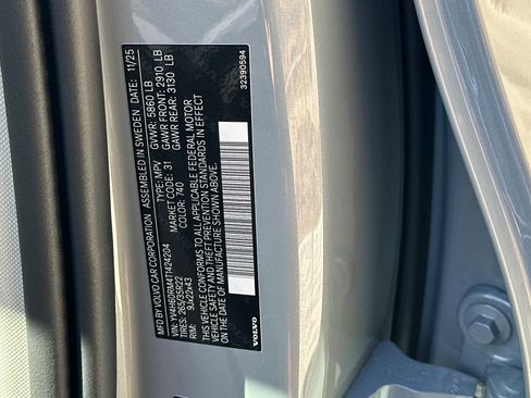 New 2026 Volvo XC60 T8 Ultra image 23