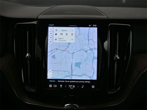 Used 2022 Volvo XC60 B5 Inscription image 15