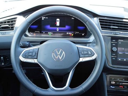 Used 2023 Volkswagen Tiguan SE w/ Panoramic Sunroof Package AWD/4WD image 20