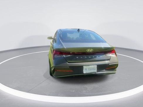 Used 2026 Hyundai Elantra SE FWD image 7