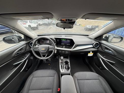 New 2026 Chevrolet Trax LS w/ LS Convenience Package FWD image 20