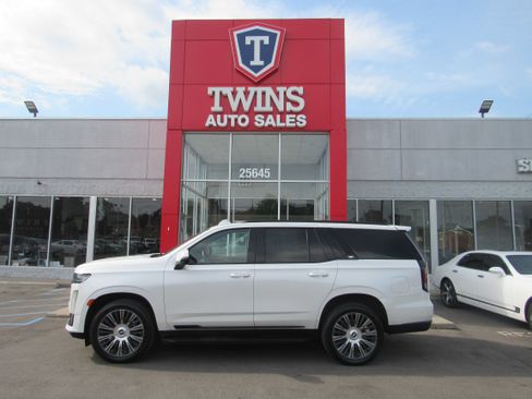 Used 2021 Cadillac Escalade Sport AWD/4WD image 1