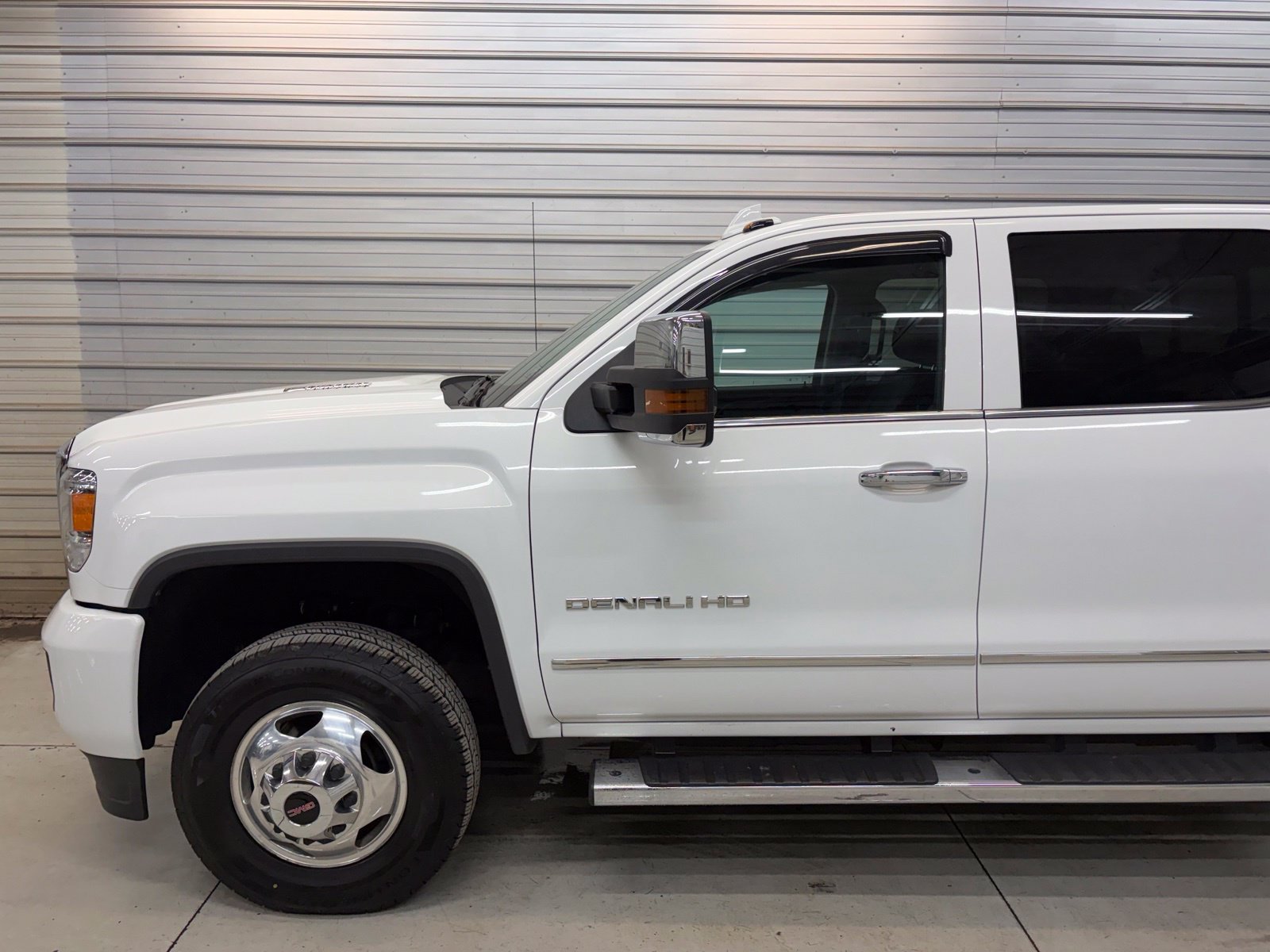 Used 2016 GMC Sierra 3500 Denali w/ Duramax Plus Package AWD/4WD image 3