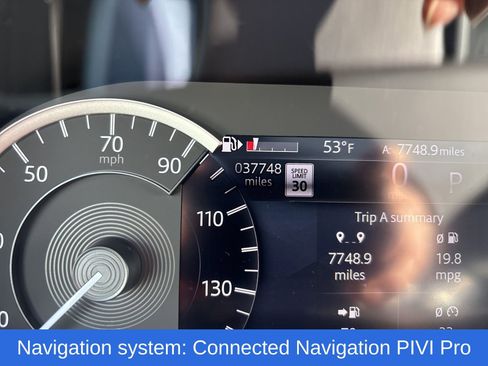 Used 2023 Land Rover Discovery S image 25