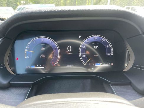 Used 2025 Jeep Grand Cherokee Limited w/ Luxury Tech Group II image 31