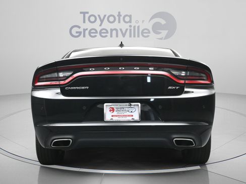 Used 2017 Dodge Charger SXT w/ Driver Confidence Group RWD image 11