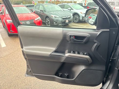 Used 2023 Toyota Tacoma SR5 image 33